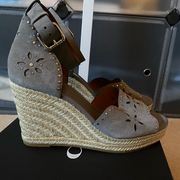 COACH Kelsi Wedge Espadrille Sandals Heathered Gray Suede Studded Size 9 NIB - Picture 2 of 14